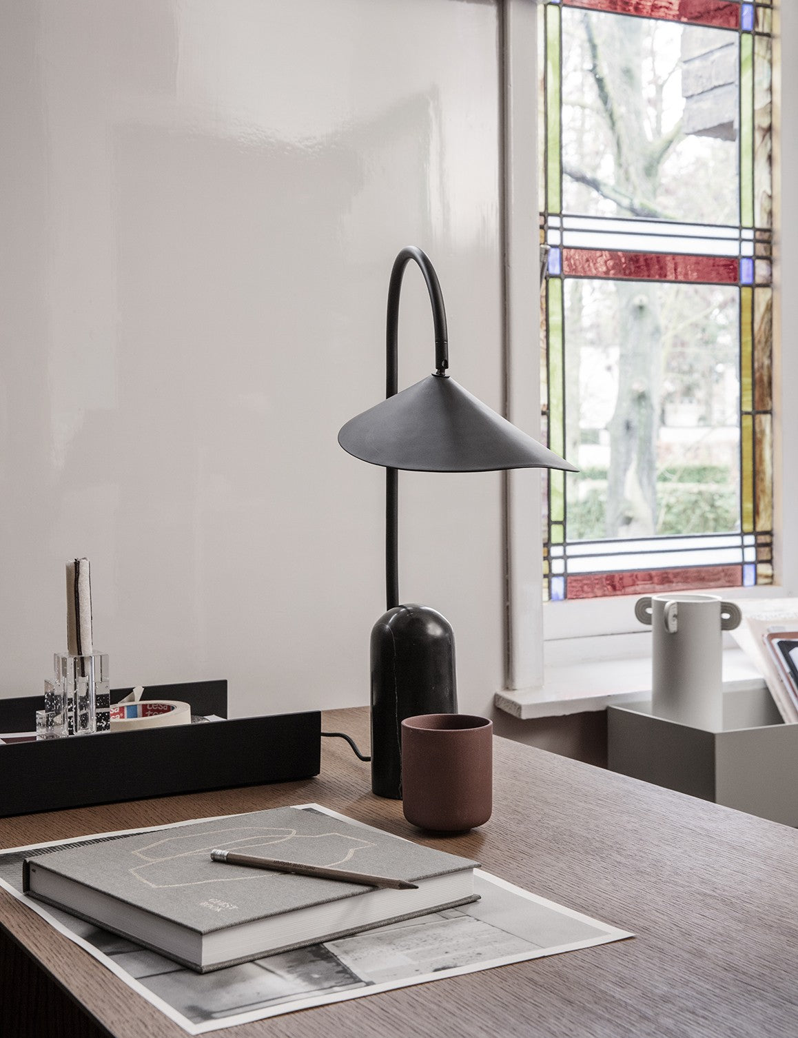 ARUM TABLE LAMP