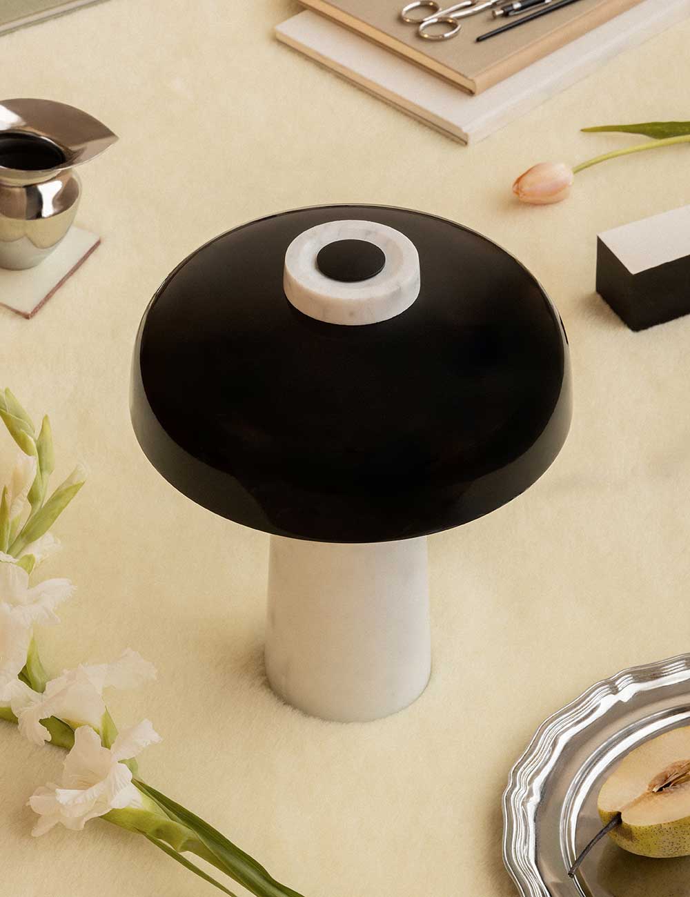 REVERSE TABLE LAMP