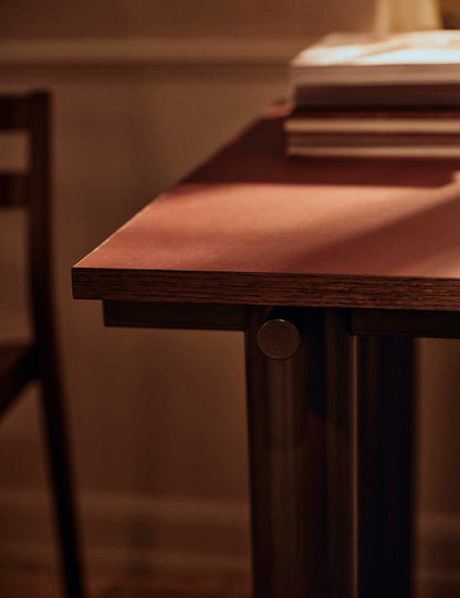 Atura dining table