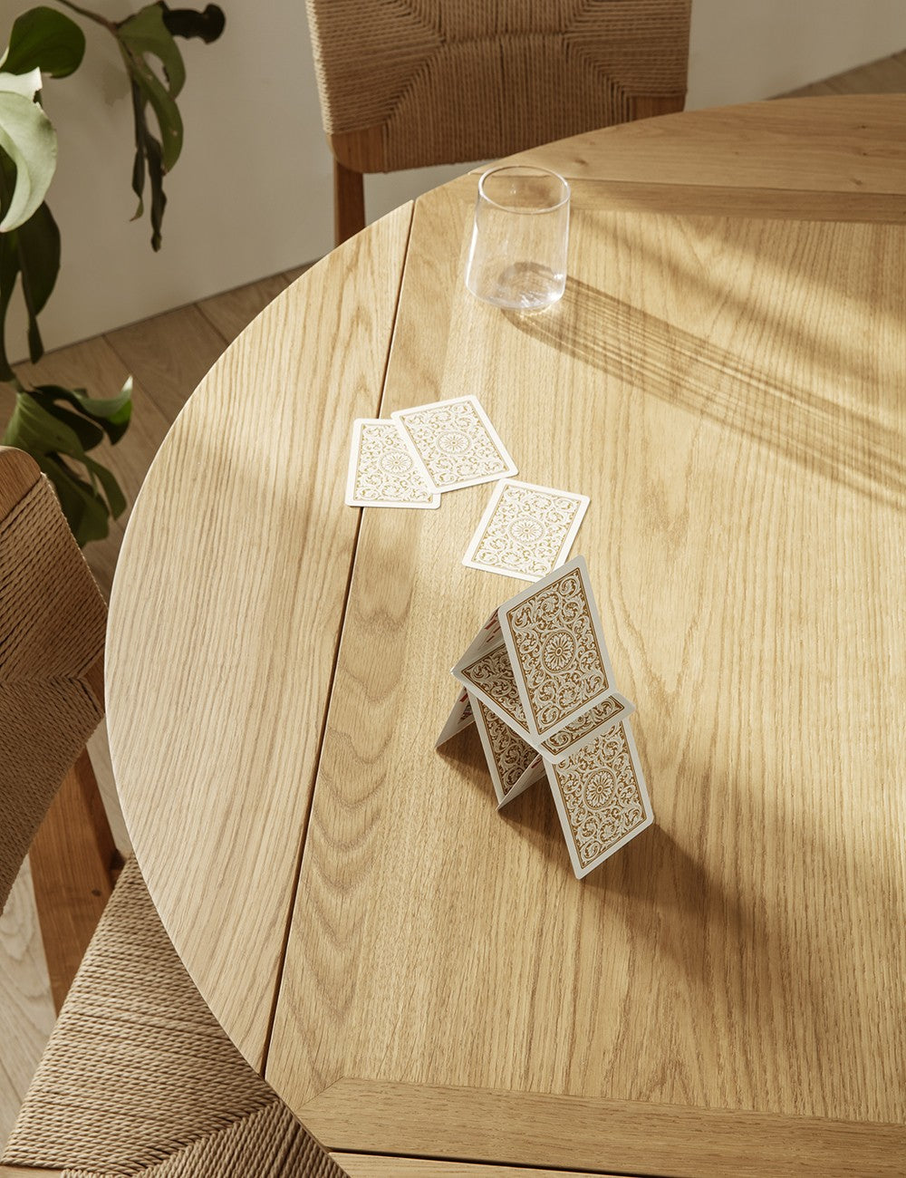 GASCOIN DINING B-TABLE