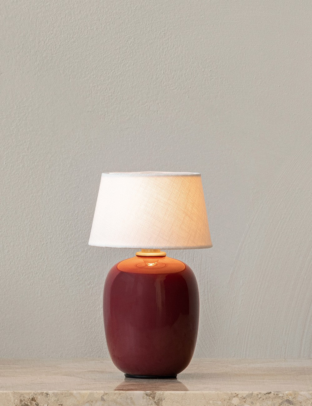 Torso portable lamp