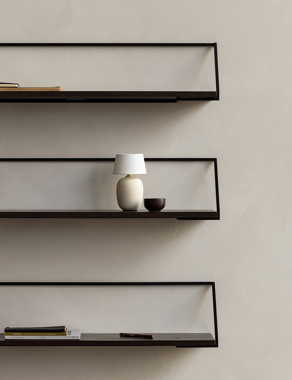 Torso portable lamp