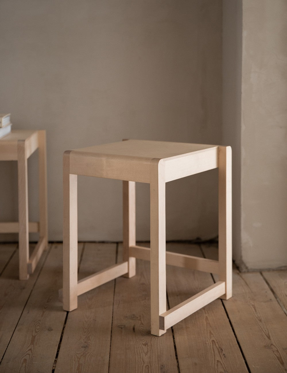 LOW STOOL 01