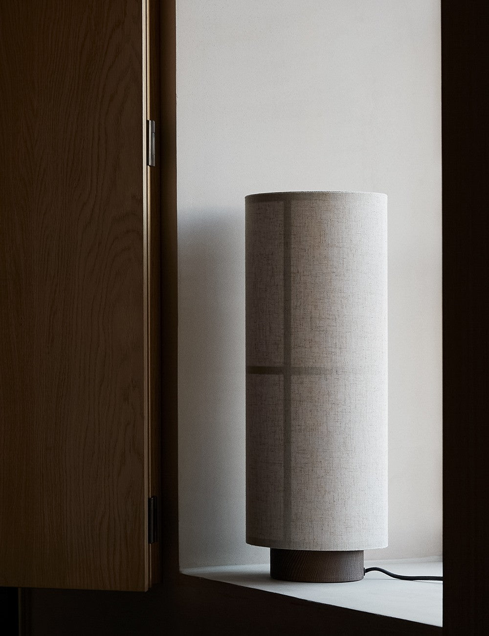 Hashira table lamp