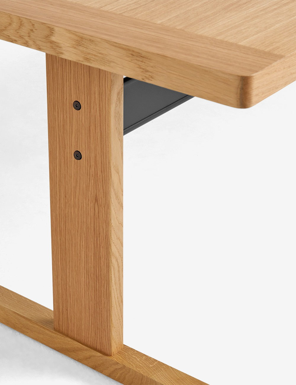 PASSERELLE DINNING TABLE 300
