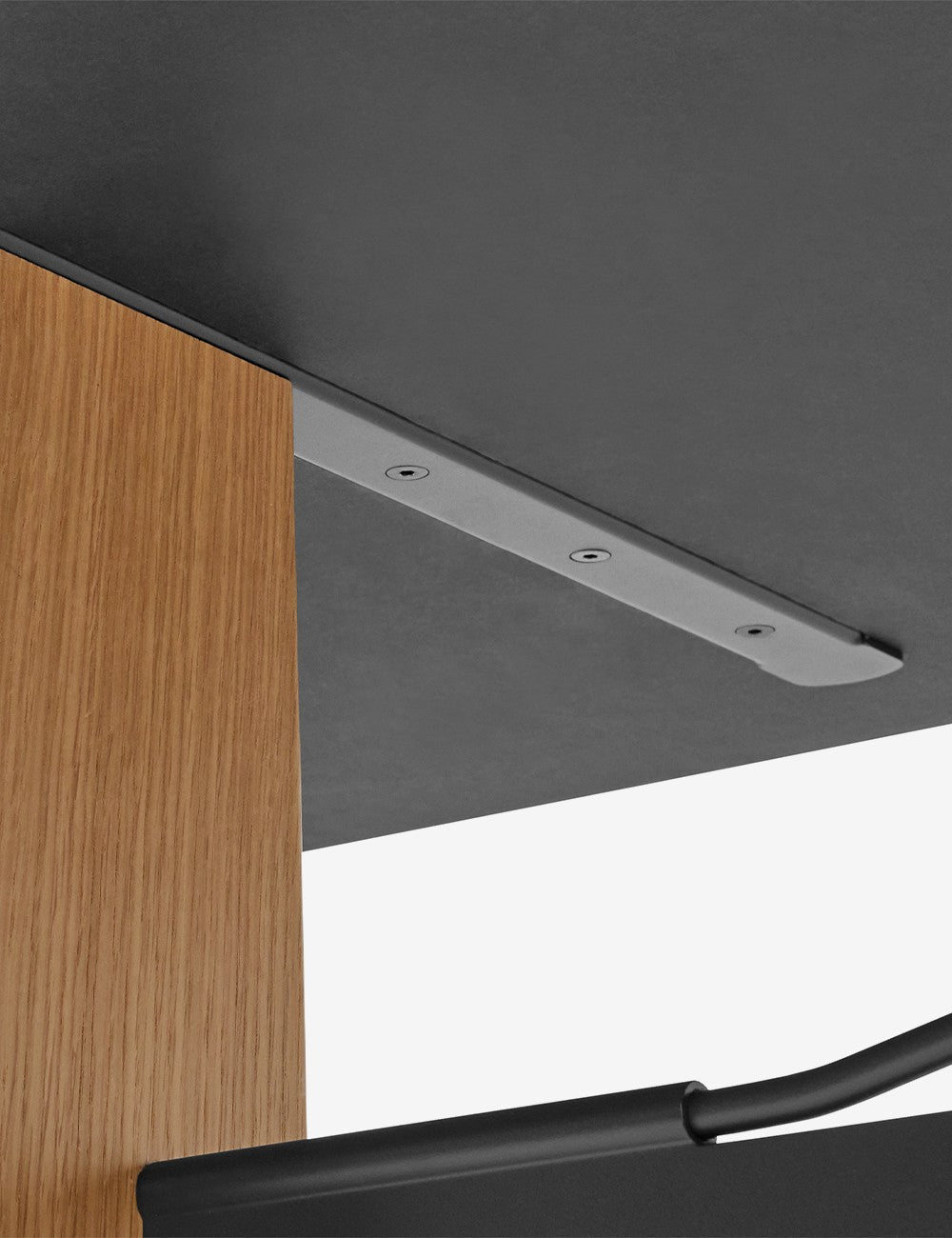 PASSERELLE DINNING TABLE 300