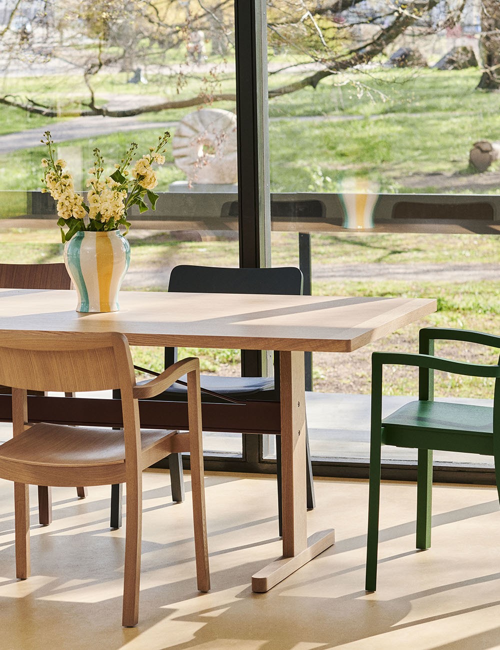 PASSERELLE DINNING TABLE 300