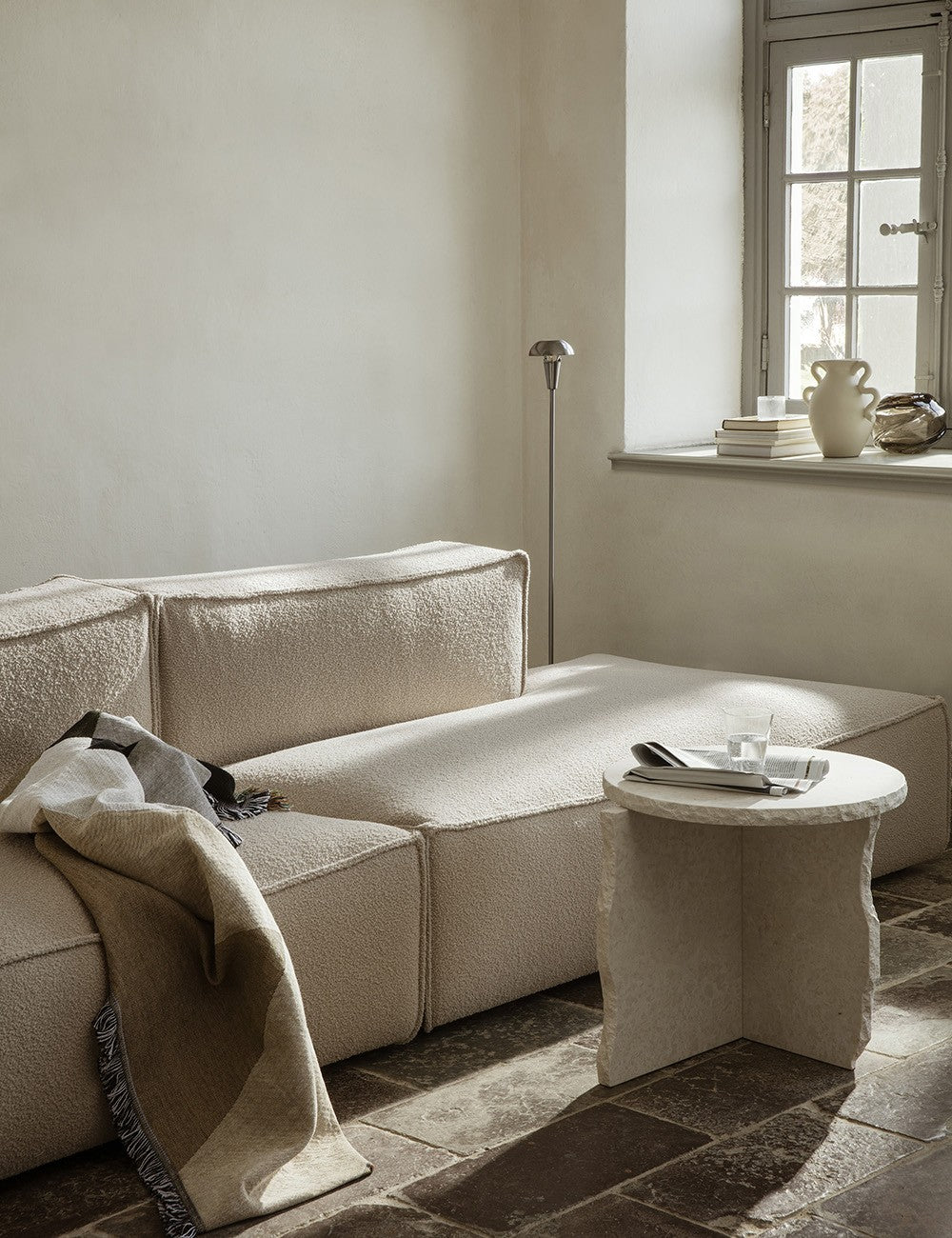 CATENA SOFA OPEN END RIGHT