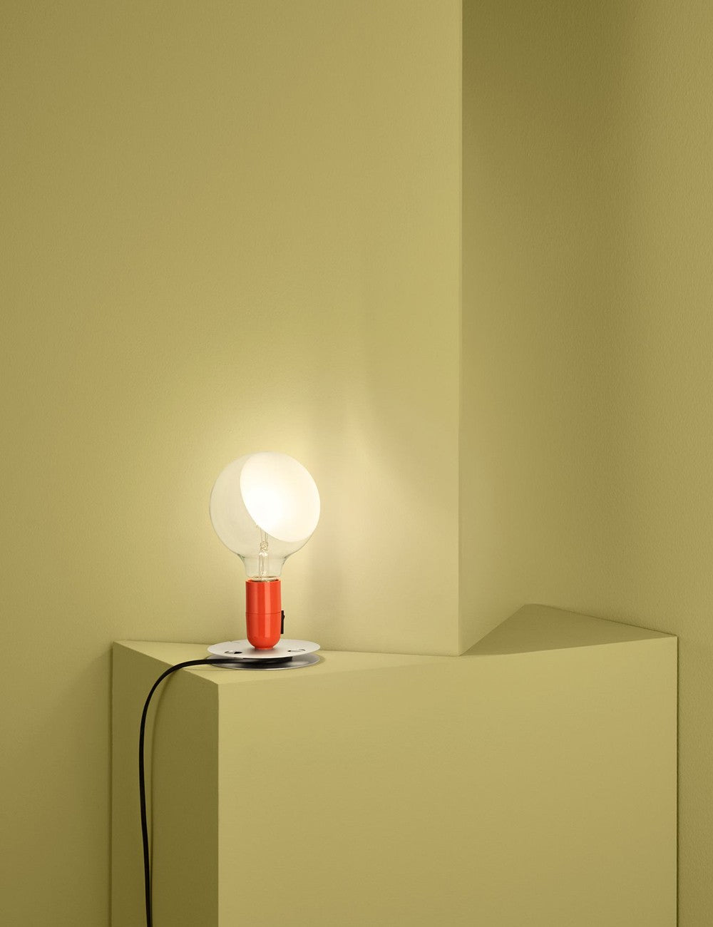 Lampadina table lamp