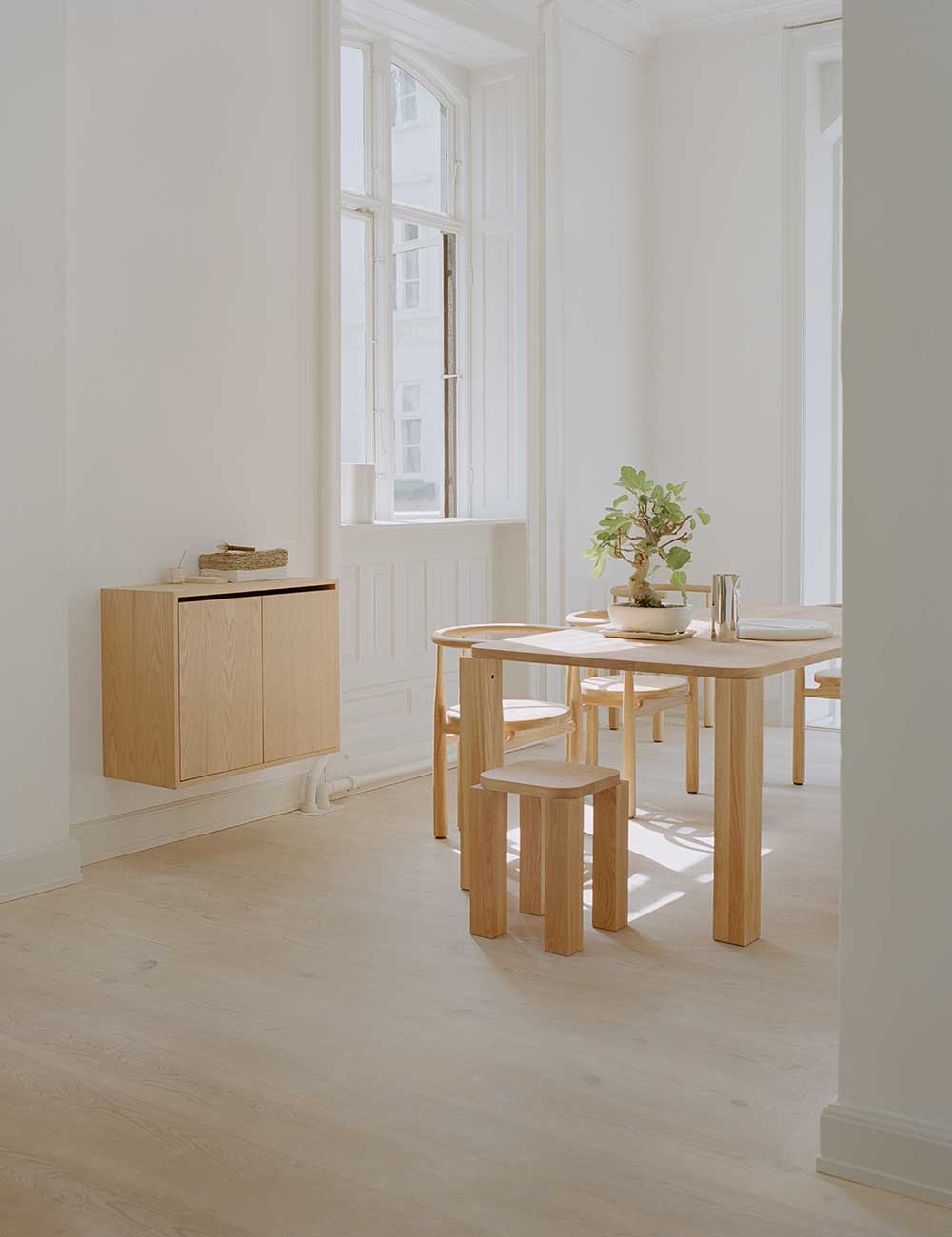 NEW WORKS CABINET TALL w. DOORS