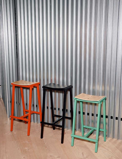 TABURETE 8 BAR STOOL H75