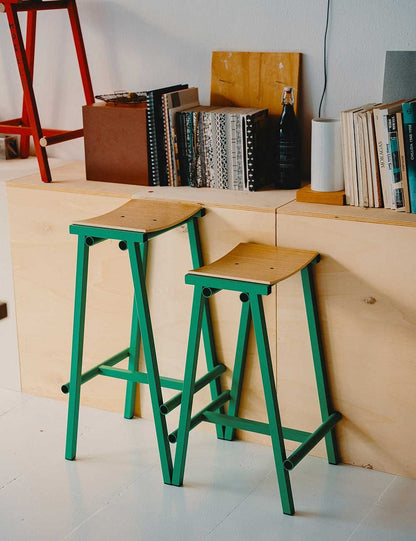 TABURETE 8 BAR STOOL H75