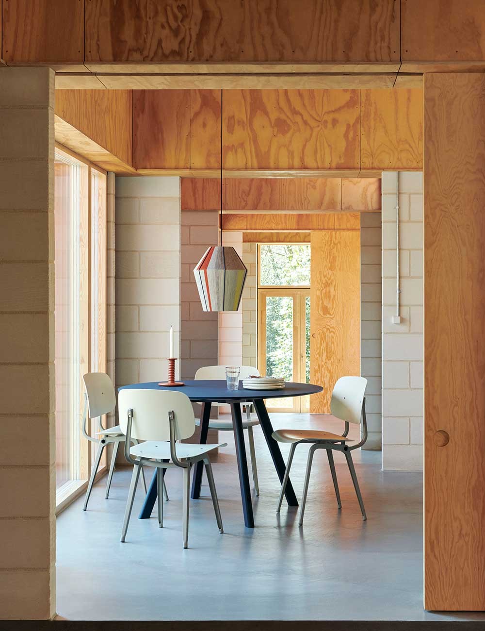 CPH 25 TABLE Ø140