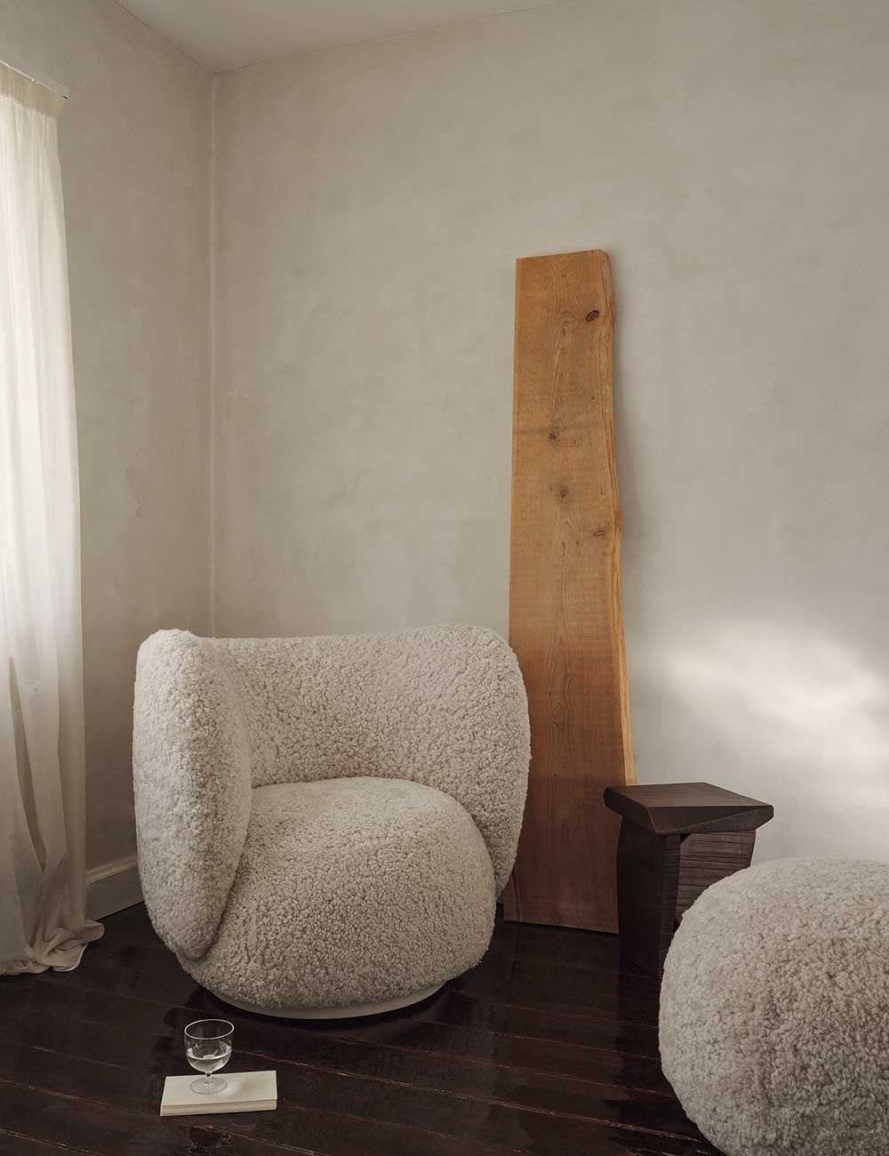 RICO LOUNGE CHAIR SHEEPSKING