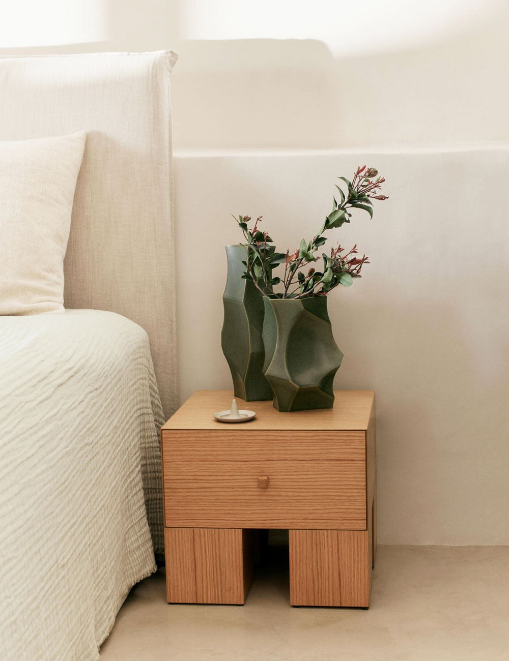 KUBEN SIDE TABLE