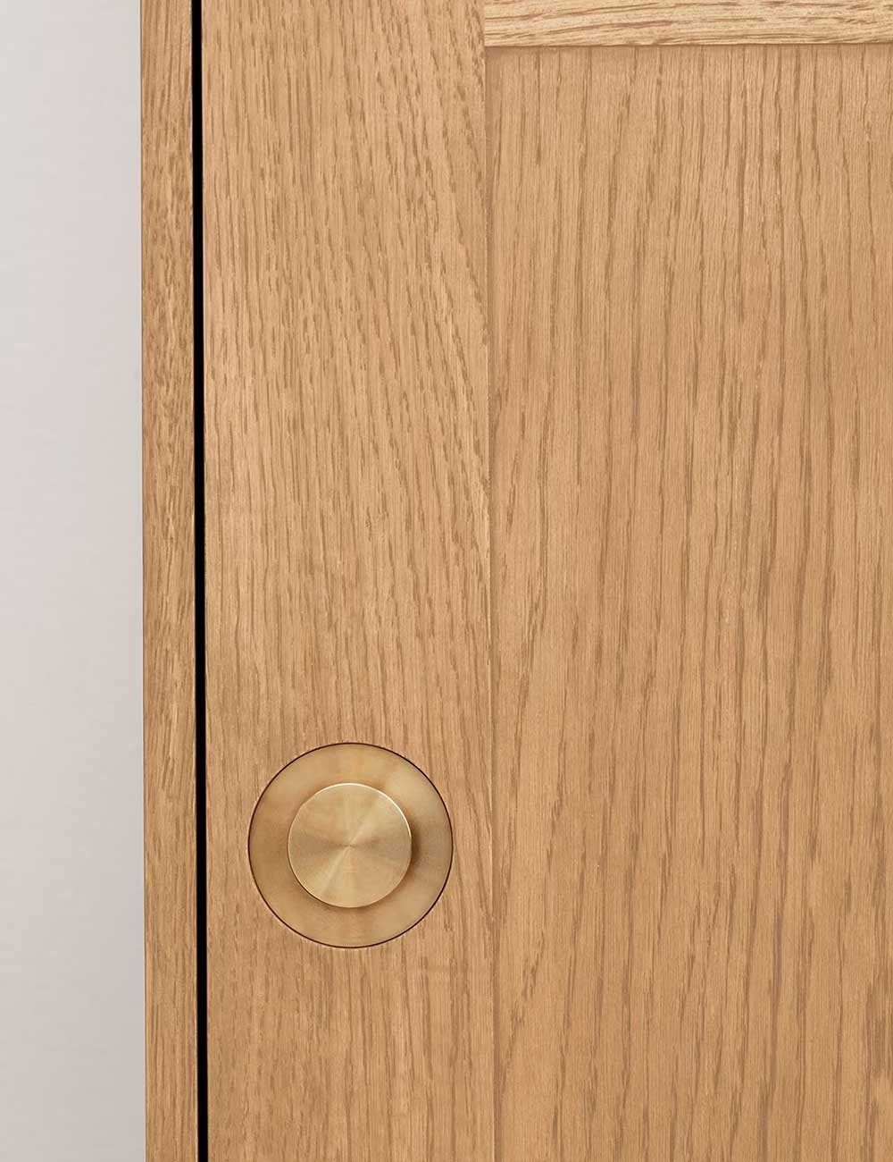 FK63 CABINET W. LEGS