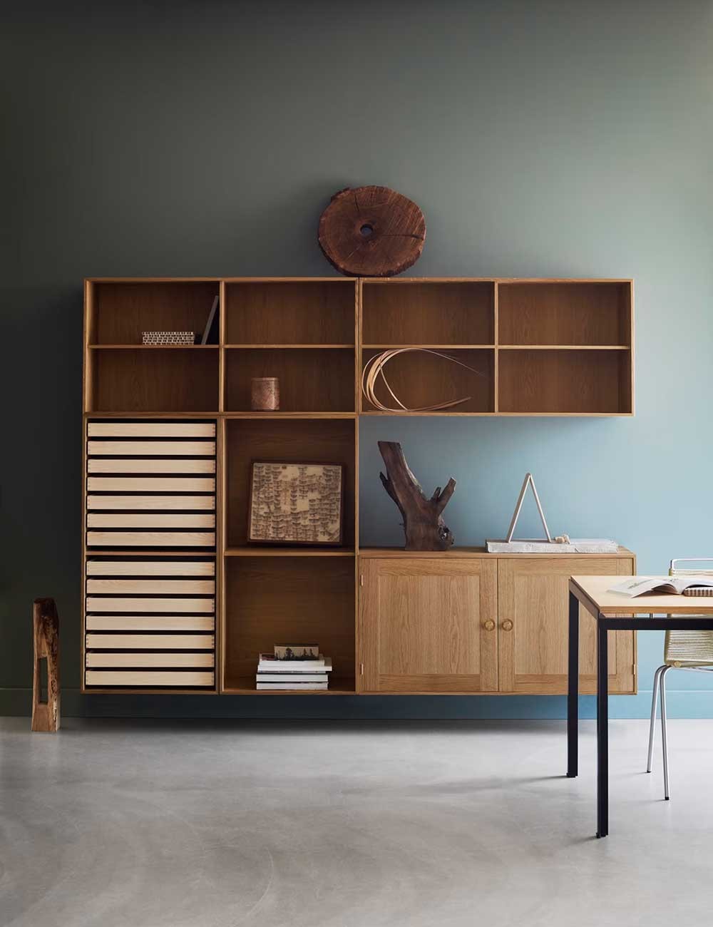 FK63 CABINET W. LEGS