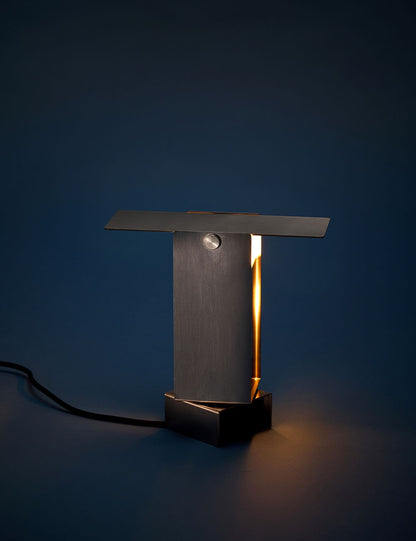 PIVOTING TABLE LAMP