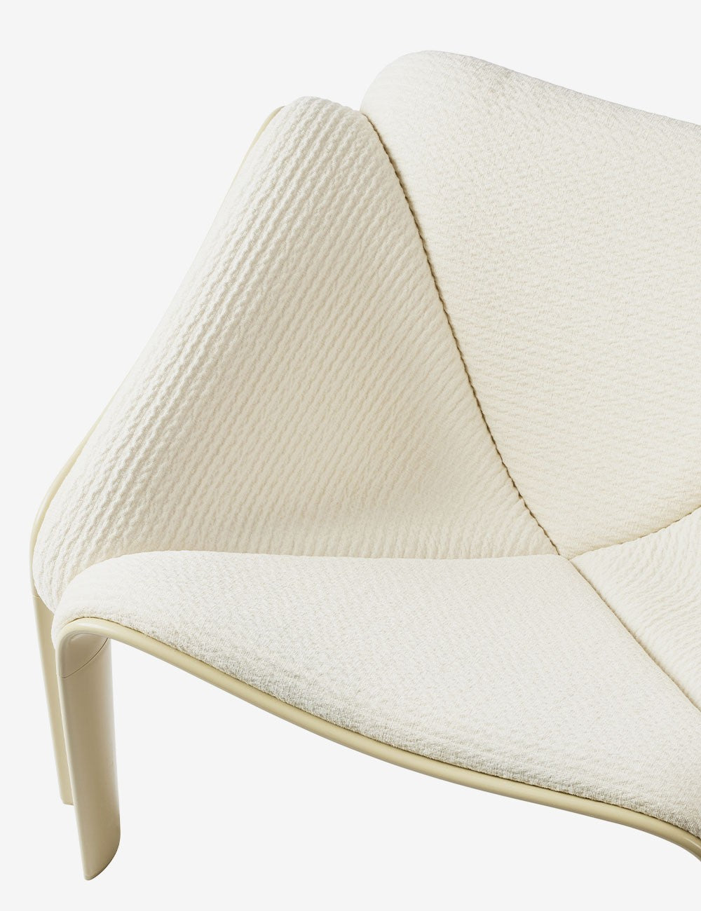 F300 LOUNGE CHAIR
