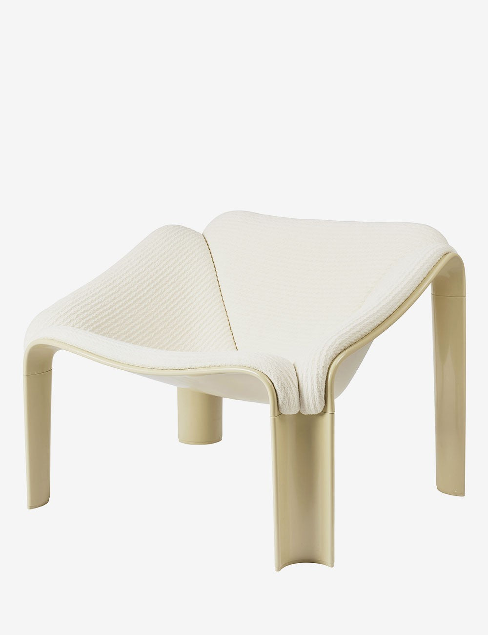 F300 LOUNGE CHAIR
