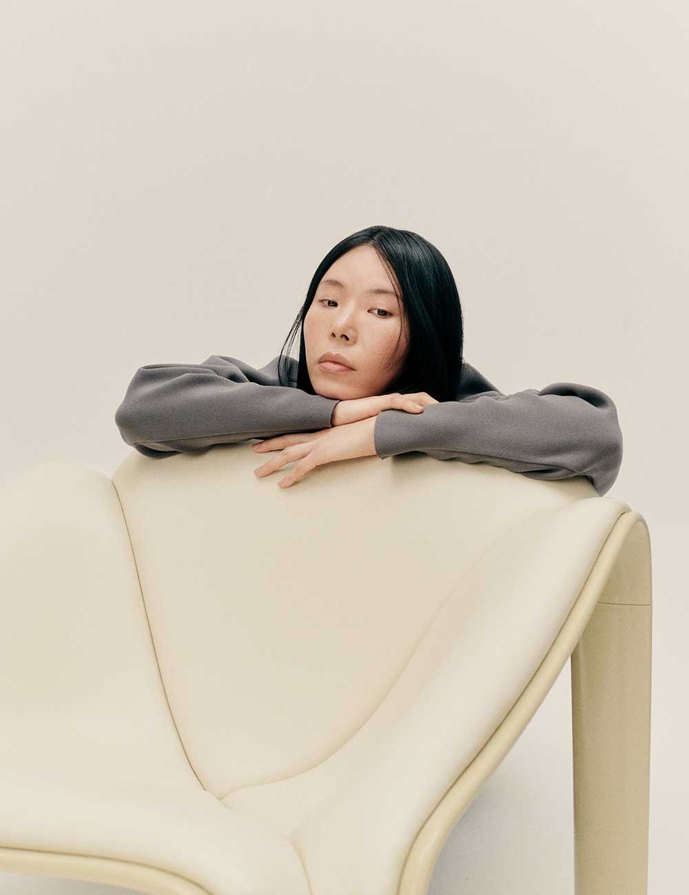 F300 LOUNGE CHAIR