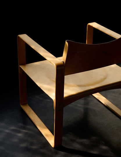 SERIES 270 F ARMCHAIR