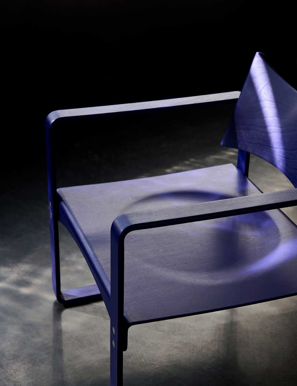 SERIES 270 F ARMCHAIR