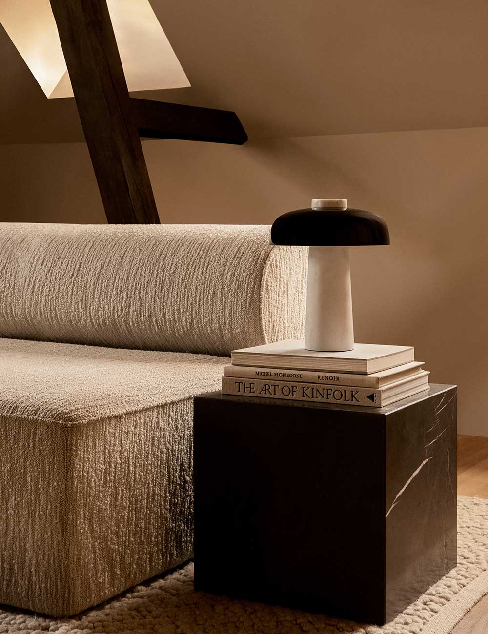 REVERSE TABLE LAMP