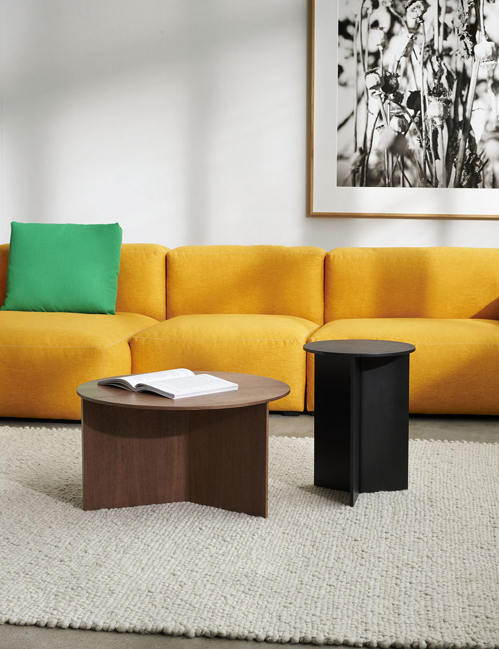Slit wooden table Ø65