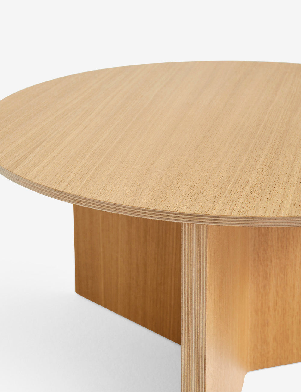 Slit wooden table Ø65