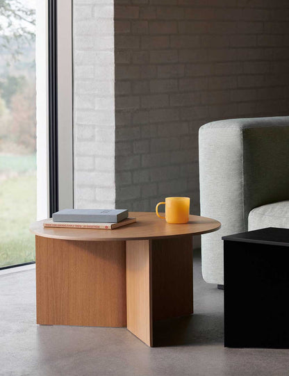 Slit wooden table Ø65