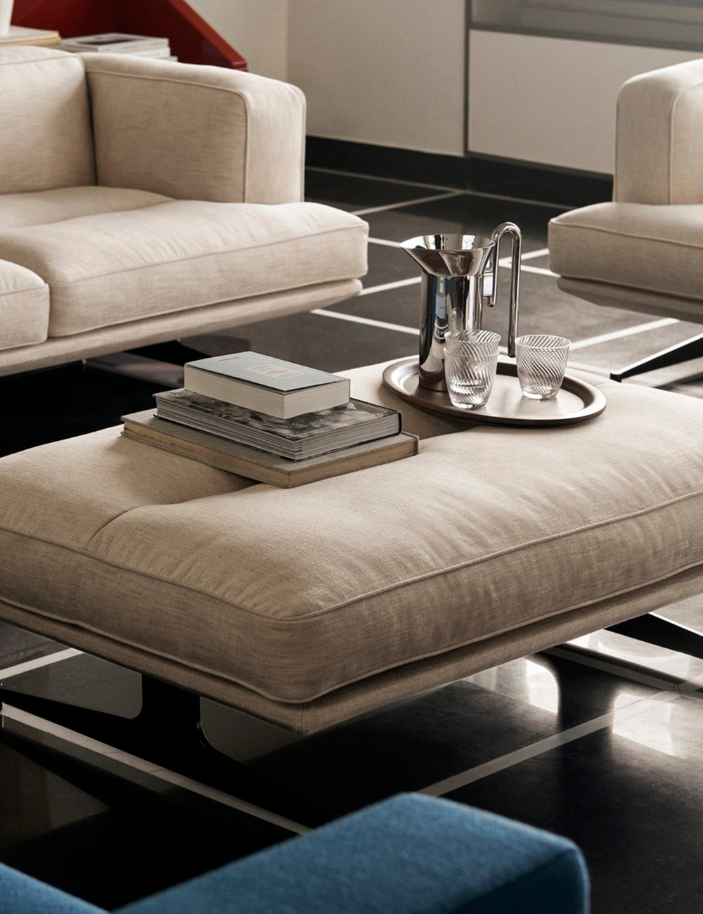 Inland Lounge Chair AV21