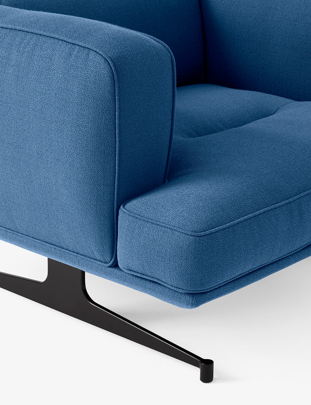 Inland Lounge Chair AV21