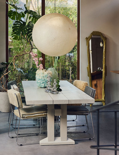 Endless dining chair